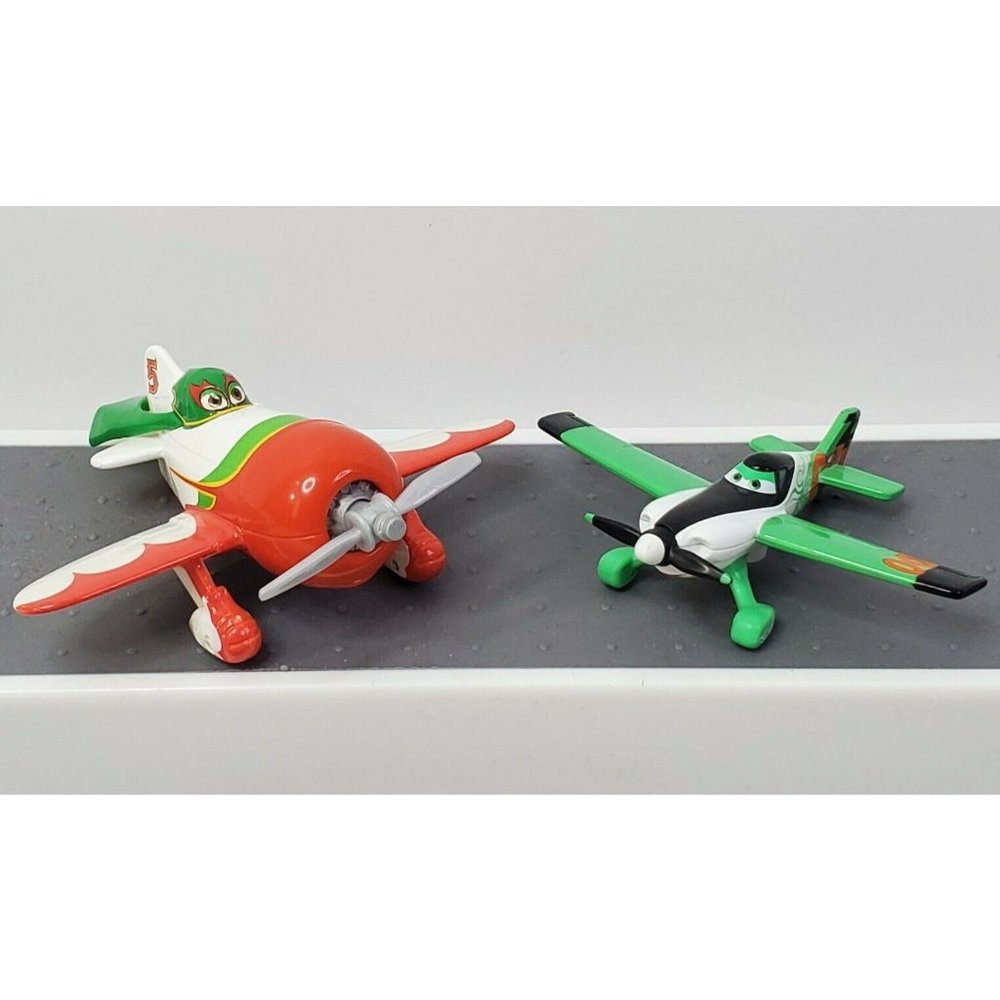 2 Pixar Planes Diecast El Chupacabra Air Ambush Zed EUC Disney Propellers Spins